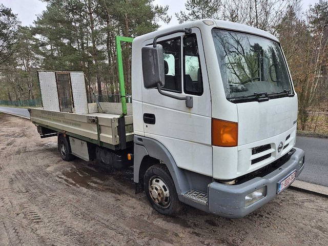 2005 nissan atleon vrachtwagen - afbeelding 24 van  32