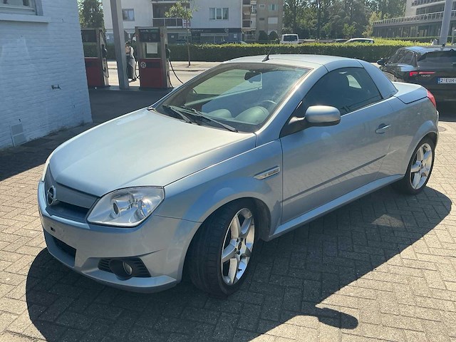 2005 opel tigra personenauto - afbeelding 1 van  10