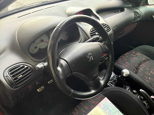 2005 peugeot 206 personenauto - afbeelding 8 van  17