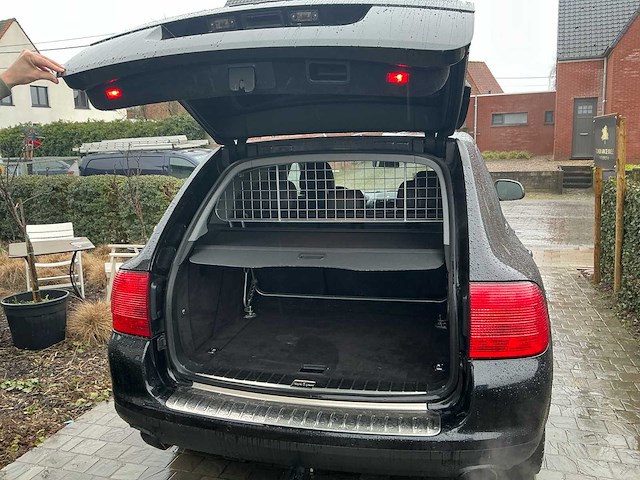 2005 porsche cayenne personenauto - afbeelding 32 van  37
