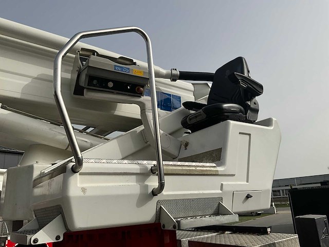 2005 scania db4x2/a12 ladderwagen - afbeelding 8 van  21