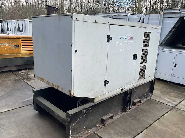 2005 sdmo r110k stroomgenerator niet compleet - afbeelding 6 van  10