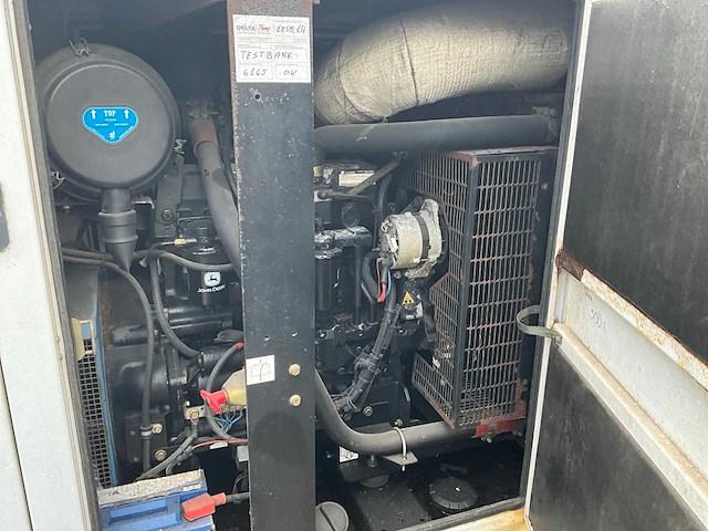 2005 sdmo r110k stroomgenerator niet compleet - afbeelding 7 van  10