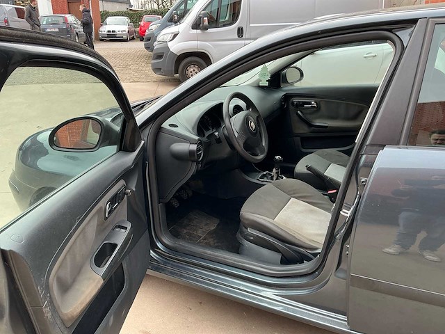 2005 seat ibiza personenauto - afbeelding 9 van  24