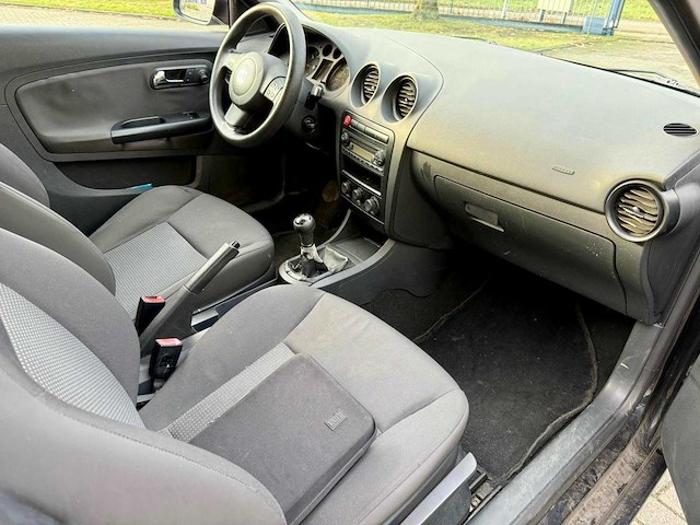 2005 seat ibiza personenauto - afbeelding 2 van  19