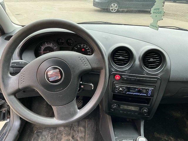 2005 seat ibiza personenauto - afbeelding 2 van  14