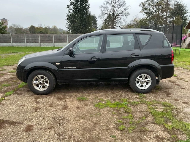 2005 ssangyong rexton 2.7 xdi - 4x4 - lichte vracht - afbeelding 12 van  31