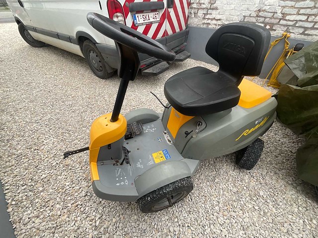 2005 stiga ready hst (hydrostatische) tractor typ maaier - afbeelding 1 van  14
