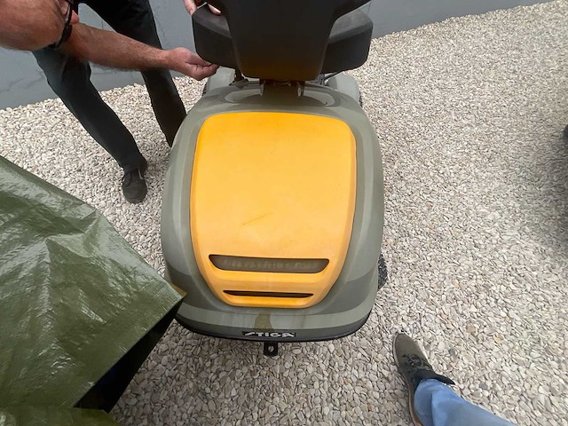 2005 stiga ready hst (hydrostatische) tractor typ maaier - afbeelding 8 van  14