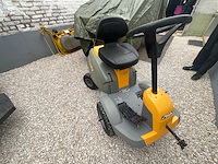 2005 stiga ready hst (hydrostatische) tractor typ maaier - afbeelding 10 van  14