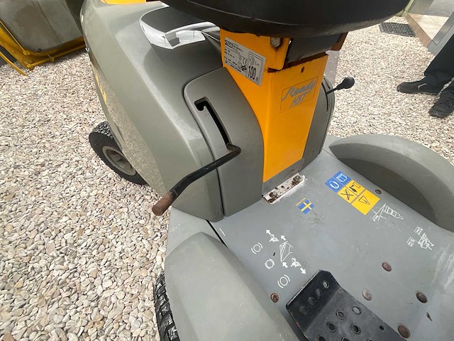 2005 stiga ready hst (hydrostatische) tractor typ maaier - afbeelding 14 van  14