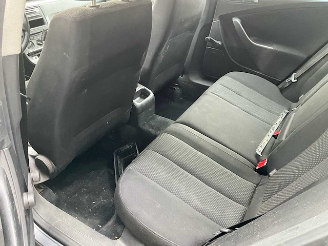 2005 volkswagen passat - afbeelding 4 van  31