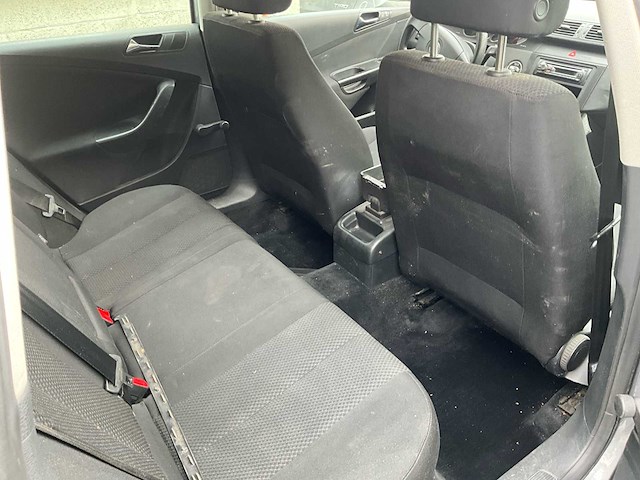 2005 volkswagen passat - afbeelding 9 van  31