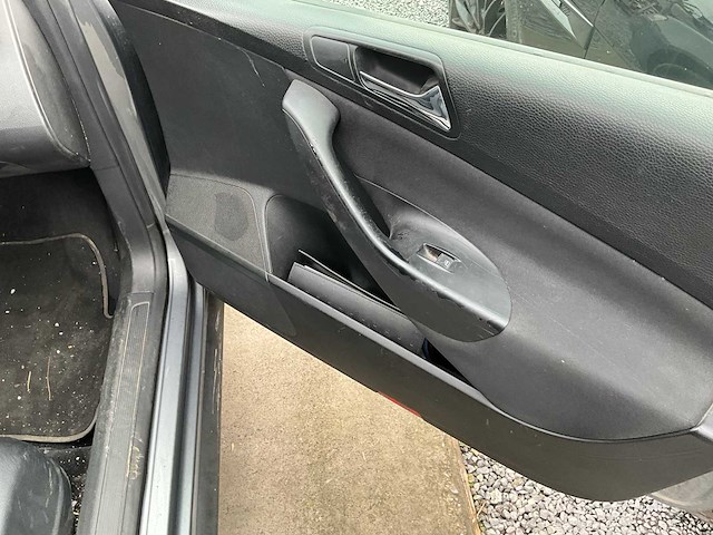 2005 volkswagen passat - afbeelding 11 van  31