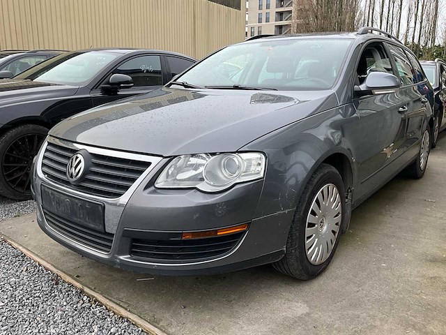 2005 volkswagen passat - afbeelding 1 van  31