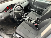 2005 volkswagen passat - afbeelding 30 van  31