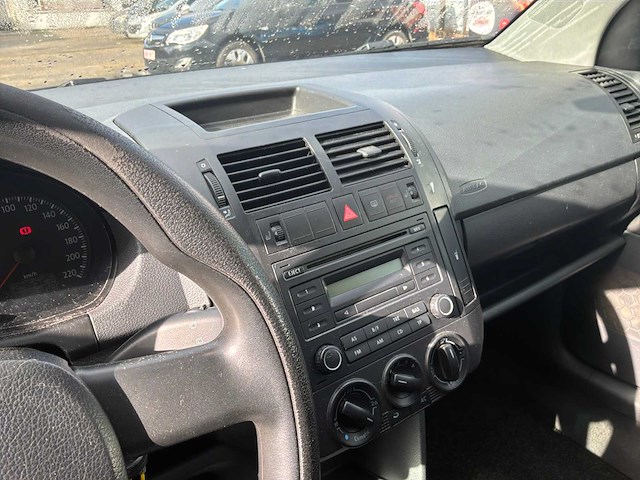 2005 volkswagen polo personenauto - afbeelding 2 van  19