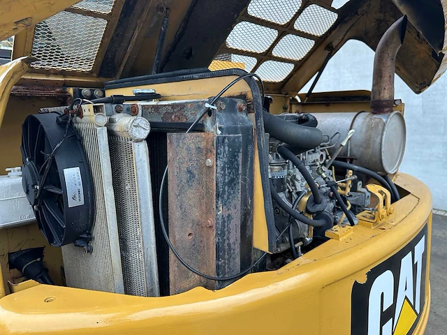 2006 - caterpillar - 306 - midi-excavator - afbeelding 16 van  36