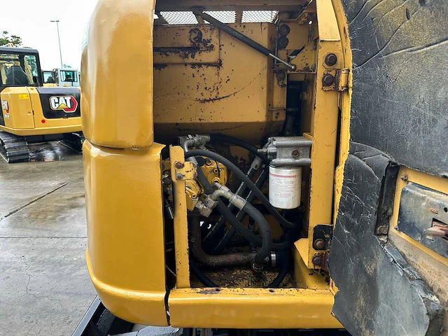 2006 - caterpillar - 306 - midi-excavator - afbeelding 28 van  36