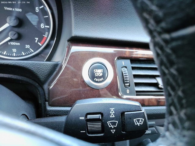 2006 bmw 320i - personenauto - afbeelding 17 van  43