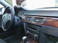 2006 bmw 320i - personenauto - afbeelding 19 van  43