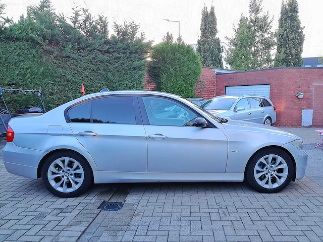2006 bmw 320i - personenauto - afbeelding 12 van  43