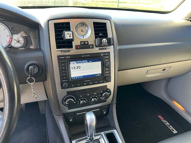 2006 chrysler 300c srt8 6.1 hemi v8 - afbeelding 19 van  53