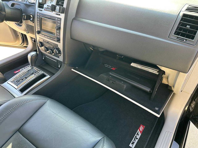 2006 chrysler 300c srt8 6.1 hemi v8 - afbeelding 27 van  69