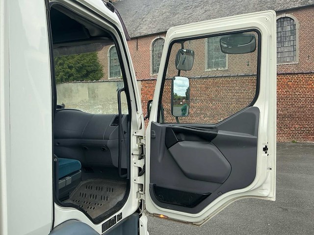 2006 daf lf45 vrachtwagen paardentransport - afbeelding 27 van  48