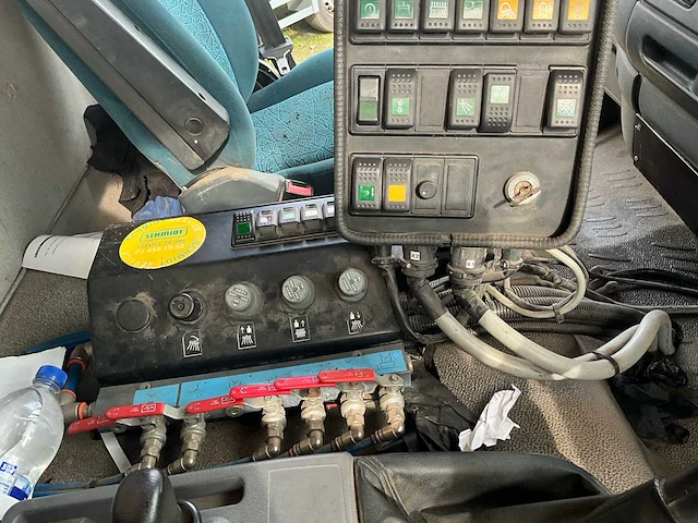 2006 daf lf55 vrachtwagen veegmachine - afbeelding 29 van  50