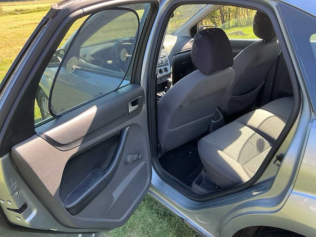 2006 ford focus 1.8 tdci personenauto - afbeelding 18 van  42
