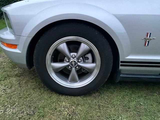 2006 ford mustang cabrio personenauto - afbeelding 12 van  49