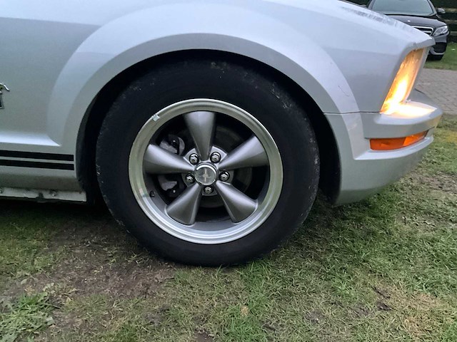 2006 ford mustang cabrio personenauto - afbeelding 14 van  49