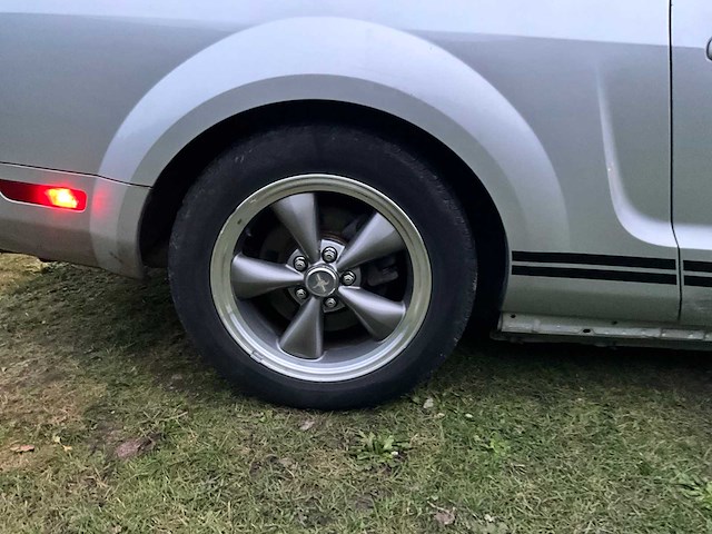 2006 ford mustang cabrio personenauto - afbeelding 15 van  49