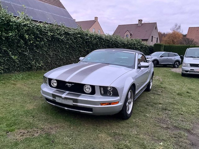 2006 ford mustang cabrio personenauto - afbeelding 1 van  49