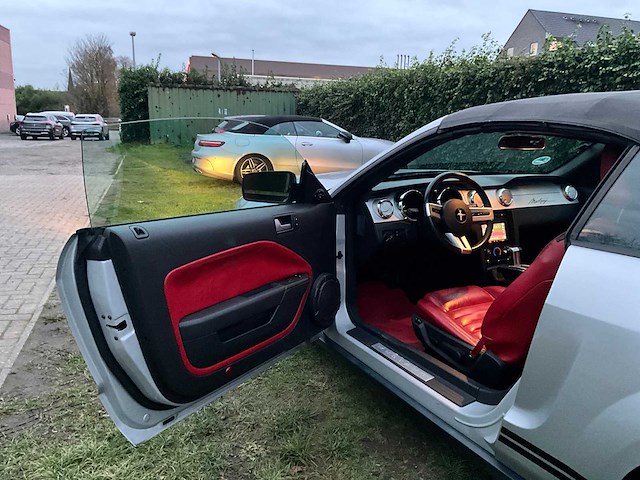 2006 ford mustang cabrio personenauto - afbeelding 20 van  49