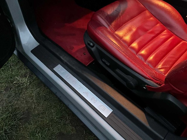 2006 ford mustang cabrio personenauto - afbeelding 24 van  49