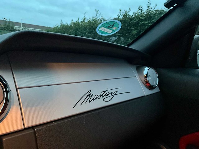 2006 ford mustang cabrio personenauto - afbeelding 31 van  49