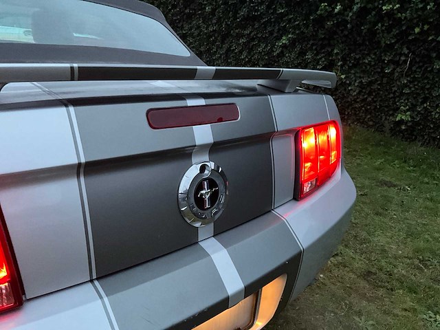 2006 ford mustang cabrio personenauto - afbeelding 32 van  49