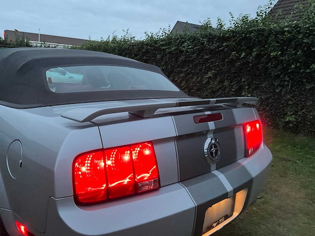 2006 ford mustang cabrio personenauto - afbeelding 33 van  49