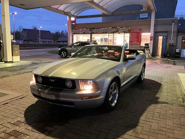 2006 ford mustang cabrio personenauto - afbeelding 44 van  49