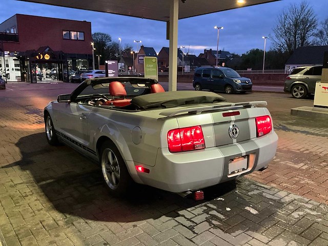 2006 ford mustang cabrio personenauto - afbeelding 48 van  49
