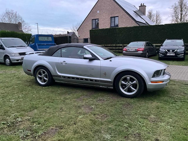 2006 ford mustang cabrio personenauto - afbeelding 5 van  49