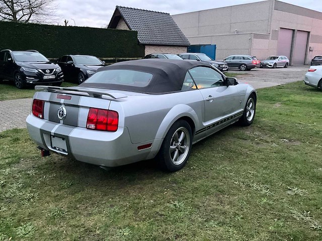 2006 ford mustang cabrio personenauto - afbeelding 6 van  49