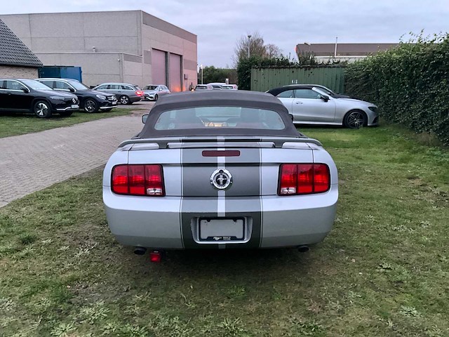 2006 ford mustang cabrio personenauto - afbeelding 7 van  49