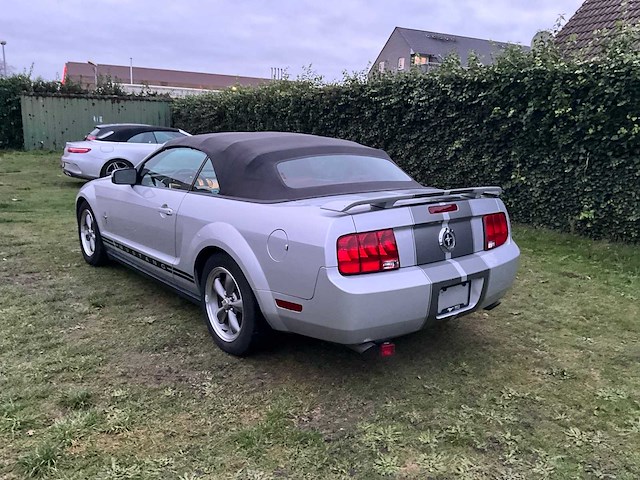 2006 ford mustang cabrio personenauto - afbeelding 8 van  49