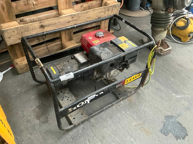 2006 honda ec4000f stroomgenerator - afbeelding 1 van  7