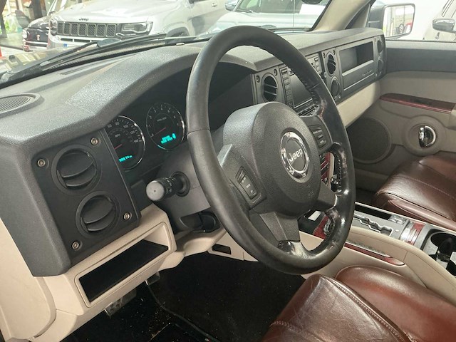 2006 jeep commander hg82 lichte vracht - afbeelding 13 van  49