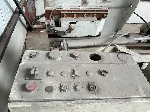 2006 kasto kasto cut gu4 metalen horizontale bandzaagmachine - afbeelding 5 van  5