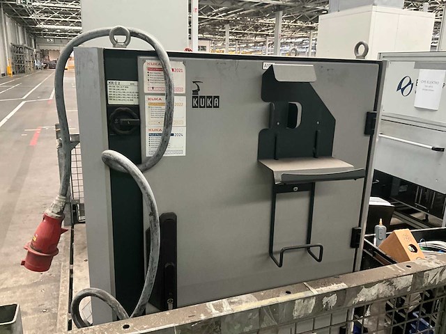 2006 kuka kr210 industriële robot met sturingskast - afbeelding 12 van  23